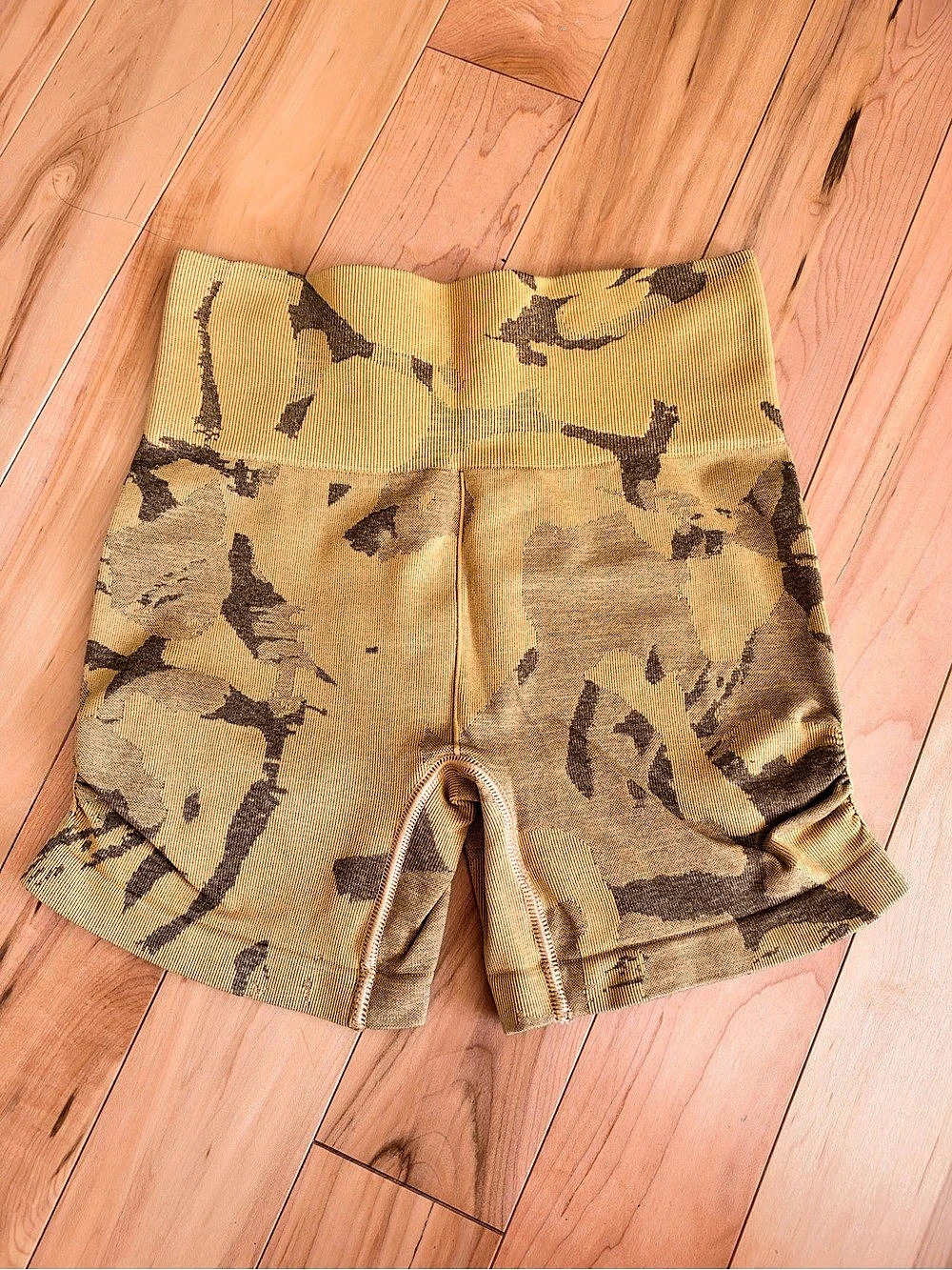Gymshark Adapt Camo Seamless Shorts Cargo Shorts Brown